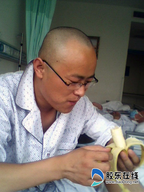 正在接受治疗的刘泽朋