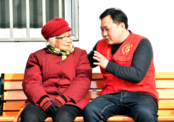 退伍老兵投身志愿服务反哺家乡老人.jpg